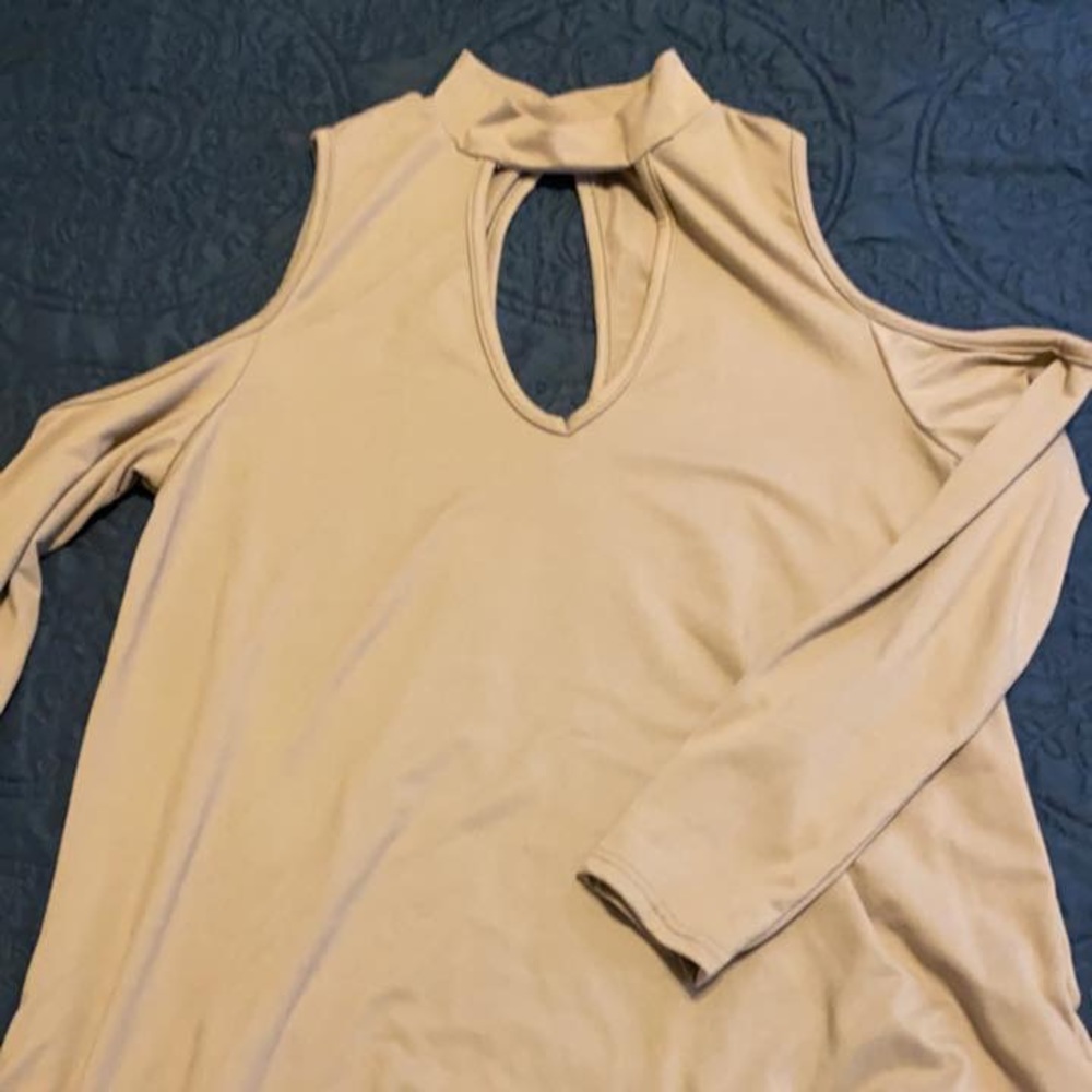Long sleeved top